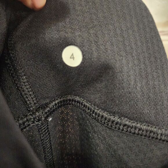 Lululemon Elevate Tank Top Womens 4 Black Breathable Mesh Drawcord Hem - Picture 4 of 10